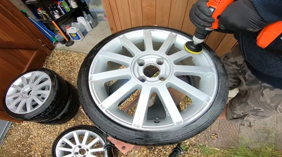 How to Repair a Scrape on an Alloy Wheel